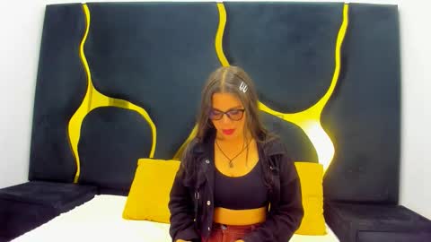 GiannaJohnson online show from 11/30/25, 03:10