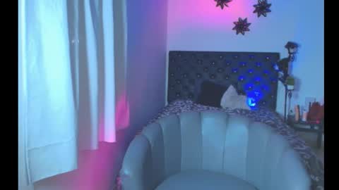 Giana Roberts online show from 11/01/25, 12:18