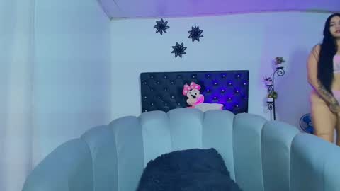 Giana Roberts online show from 11/29/25, 10:51