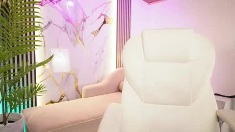 Snapshot of gianovak chatting on 11/19/25, 11:32 gianovak online show from 11/19/25, 11:32