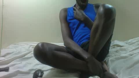 Snapshot of giant_couple chatting on 02/12/26, 02:28 giant_couple online show from 02/12/26, 02:28