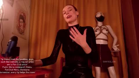 Snapshot of giantess_eva chatting on 10/16/25, 05:03 Eva online show from 10/16/25, 05:03