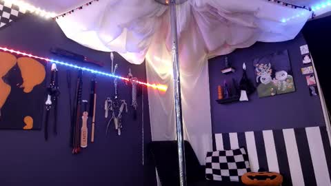 Snapshot of gigglemethis22 chatting on 11/08/25, 04:07 Giggles online show from 11/08/25, 04:07