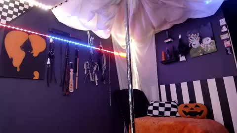 Snapshot of gigglemethis22 chatting on 11/14/25, 03:00 Giggles online show from 11/14/25, 03:00