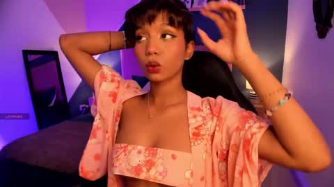 GIGI online show from 12/19/25, 01:23