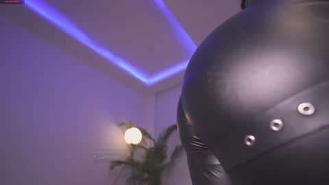 Snapshot of gigi_ulala chatting on 01/25/25, 11:13 80 off in my OF gigipriv  online show from 01/25/25, 11:13