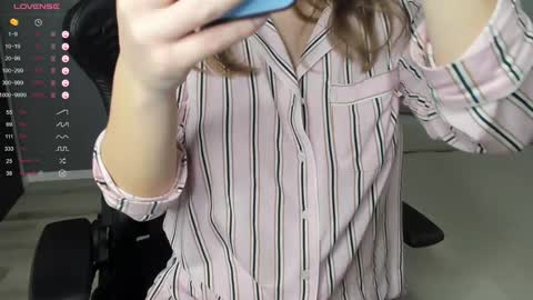 gigihadd online show from 12/31/24, 03:09