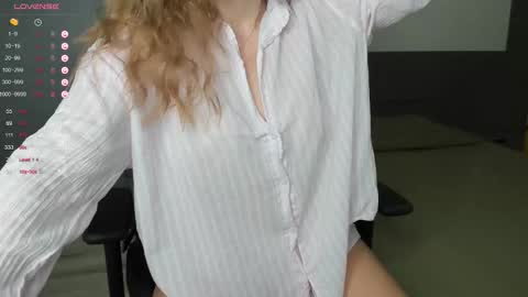 gigihadd online show from 03/08/25, 06:58