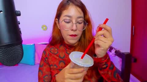 Snapshot of gigimooon chatting on 09/14/25, 02:33 gigimooon online show from 09/14/25, 02:33