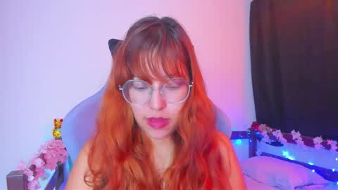 Snapshot of gigimooon chatting on 11/04/25, 01:27 gigimooon online show from 11/04/25, 01:27