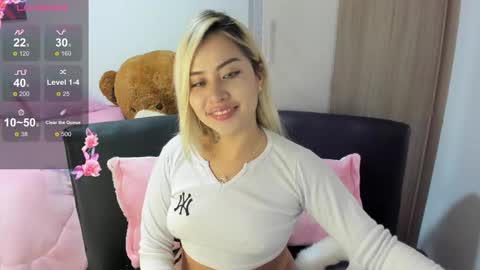 Snapshot of gigiprincesss chatting on 02/13/25, 10:43 Gigi online show from 02/13/25, 10:43