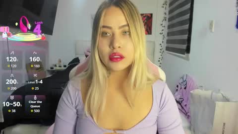 Snapshot of gigiprincesss chatting on 12/16/25, 03:22 Gigi online show from 12/16/25, 03:22