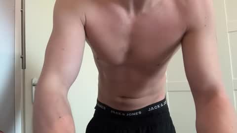 Snapshot of gigolo_amsterdam chatting on 02/17/26, 11:40 gigolo amsterdam023 online show from 02/17/26, 11:40