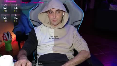 Snapshot of gil_gamesh2nd chatting on 10/30/25, 07:36 Mirko online show from 10/30/25, 07:36