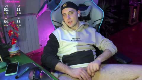 Snapshot of gil_gamesh90 chatting on 01/29/25, 09:39 Mirko online show from 01/29/25, 09:39