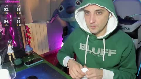 Snapshot of gil_gamesh90 chatting on 02/16/25, 06:54 Mirko online show from 02/16/25, 06:54