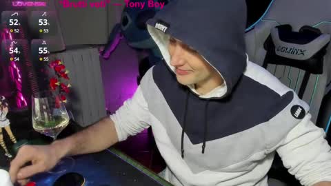 Snapshot of gil_gamesh90 chatting on 02/21/25, 06:59 Mirko online show from 02/21/25, 06:59