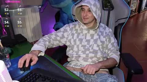 Snapshot of gil_gamesh90 chatting on 03/03/25, 04:03 Mirko online show from 03/03/25, 04:03