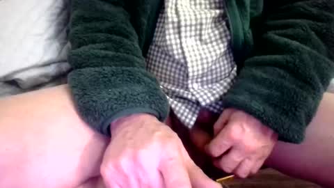 gilly_69 online show from 12/23/24, 02:07