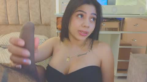 Snapshot of gina_akemi chatting on 09/12/25, 10:37 O GINA AND AKEMI    online show from 09/12/25, 10:37