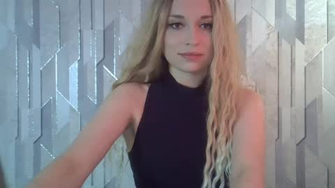 gina_helly online show from 07/25/26, 08:23