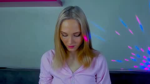 Gina online show from 12/21/25, 10:55