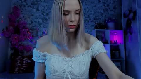 Gina online show from 04/10/26, 01:11