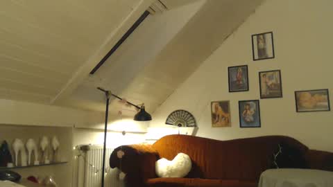 Gina online show from 02/09/25, 05:11