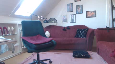 Gina online show from 03/03/25, 02:04