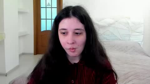 Kate online show from 03/25/26, 09:04