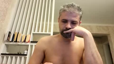 Snapshot of gindrie chatting on 11/15/25, 06:37 Gabriel online show from 11/15/25, 06:37