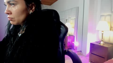 Snapshot of ginebra_ness chatting on 01/20/25, 12:07 Ginebra Ness online show from 01/20/25, 12:07