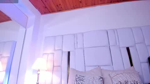 Snapshot of ginebra_ness chatting on 02/14/25, 08:42 Ginebra Ness online show from 02/14/25, 08:42