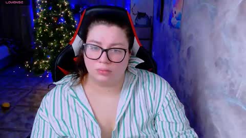 Snapshot of ginger_grayy chatting on 12/22/25, 05:15 Alexa here online show from 12/22/25, 05:15