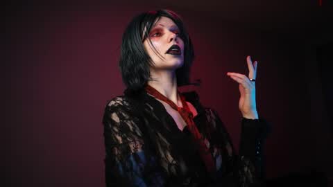        im expecting 350 thumbs up on my altar   online show from 04/08/26, 10:21