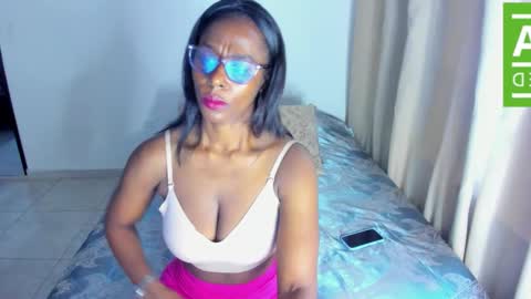 Snapshot of ginger_smil chatting on 10/22/25, 12:16 Diana online show from 10/22/25, 12:16