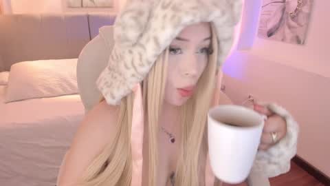 Snapshot of ginnywett chatting on 01/13/25, 02:42 Kendall online show from 01/13/25, 02:42