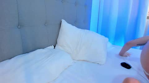 Snapshot of gintonicax chatting on 10/17/25, 07:49 Ginevra online show from 10/17/25, 07:49