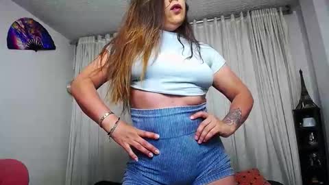 Snapshot of gio_gio44 chatting on 10/26/25, 04:07 Giorgia online show from 10/26/25, 04:07