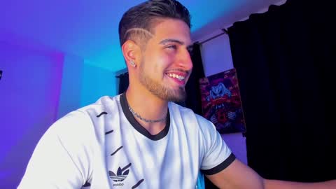 GIOMAR REYES online show from 01/07/25, 03:14