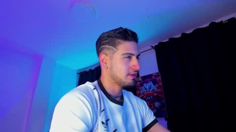 GIOMAR REYES online show from 01/07/25, 08:24