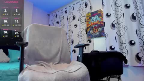 GIOMAR REYES online show from 09/19/25, 04:25