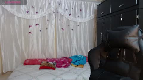 Mary online show from 02/26/25, 01:43