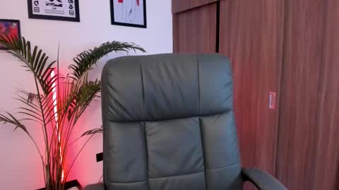 Gigi o Giorgi  online show from 10/13/25, 11:38