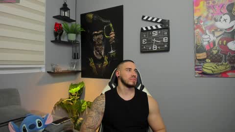 Snapshot of giorgio_leone2 chatting on 12/23/24, 10:33 Giorgio leone online show from 12/23/24, 10:33