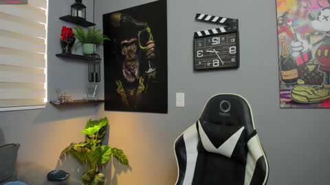 Snapshot of giorgio_leone2 chatting on 12/29/24, 04:40 Giorgio leone online show from 12/29/24, 04:40