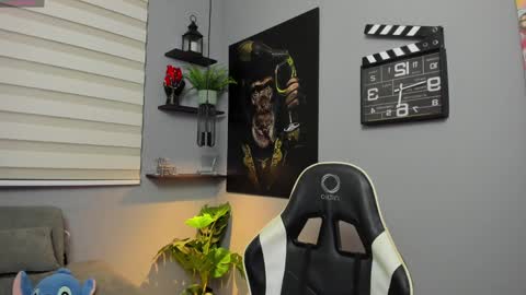 Snapshot of giorgio_leone2 chatting on 01/12/25, 03:17 Giorgio leone online show from 01/12/25, 03:17