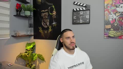 Snapshot of giorgio_leone2 chatting on 01/23/25, 12:35 Giorgio leone online show from 01/23/25, 12:35