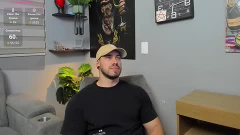 Snapshot of giorgio_leone2 chatting on 10/18/25, 12:13 Giorgio leone online show from 10/18/25, 12:13