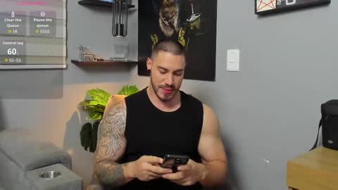 Snapshot of giorgio_leone2 chatting on 10/23/25, 11:14 Giorgio leone online show from 10/23/25, 11:14